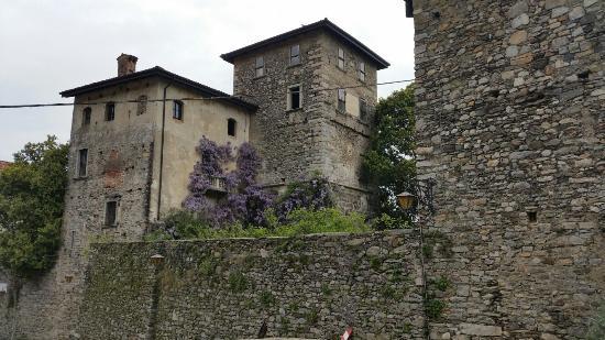 castello di Massino Visconti