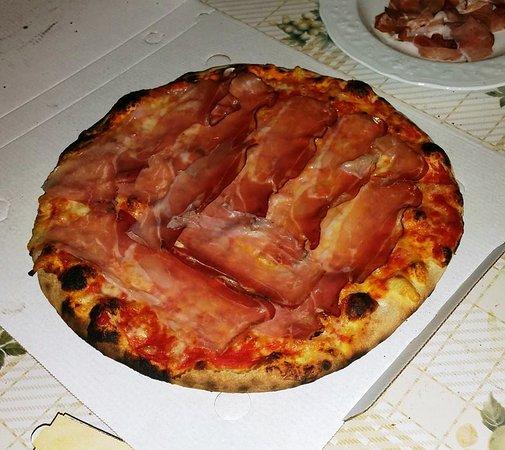 Titina Pizza Pub