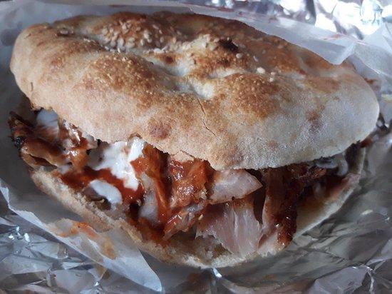 Newroz Pizzeria Kebap