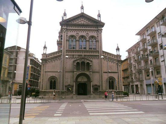 la Chiesa del Sacro Cuore di Gesù