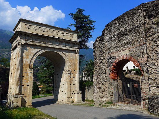 Arco di Augusto