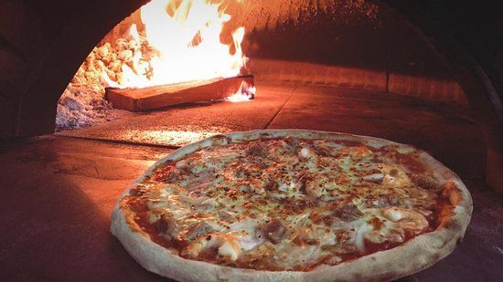 Pizzeria La Mezzaluna